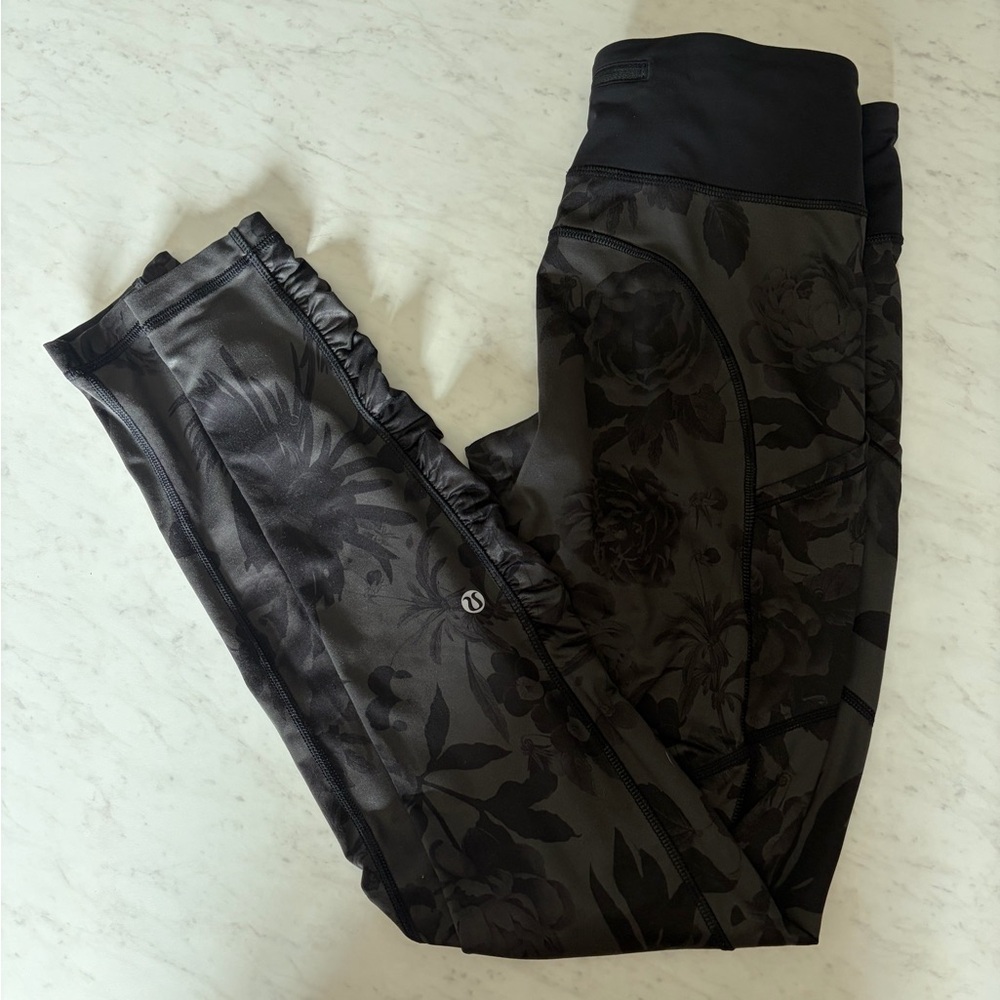 Lululemon floral athletic pocket leggings black size 6